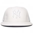 New Era 9Fifty PU Leather Snapback Cap New York Yankees / White x White