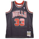 Mitchell & Ness Swingman Jersey Chicago Bulls 1995-96 Scottie Pippen / Black