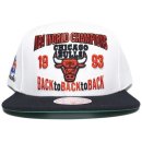 Mitchell & Ness Snapback Cap “Chicago Bulls Back To Back 1993 Champions” / White x Black