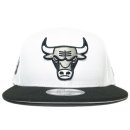 New Era 9Fifty Snapback Cap Chicago Bulls 6x World Champions / White x Black