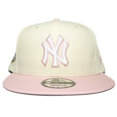 New Era 9Fifty Snapback Cap New York Yankees 1999 World Series / Off White x Pink