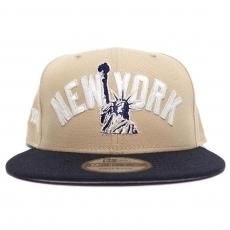 New Era 9Fifty Snapback Cap New York Yankees New York Arch Logo / Khaki x Navy