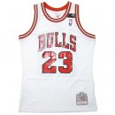 Mitchell & Ness Throwback Jersey Michael Jordan Chicago Bulls 1991-92 / White
