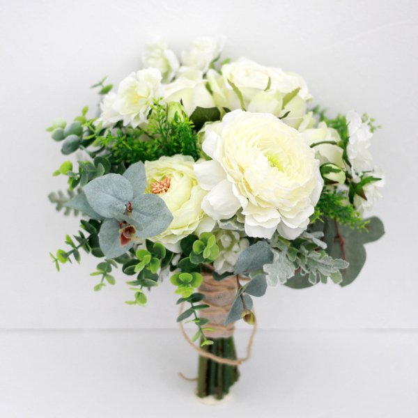 バラとラナンキュラスのホワイトグリーンブーケ - airaka｜花飾りの