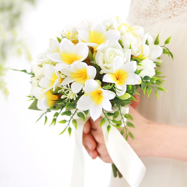 プルメリアのクラッチブーケと花冠のセット 白黄 Airaka 花飾りのアトリエ