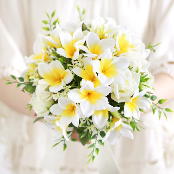 プルメリアのクラッチブーケと花冠のセット 白黄 Airaka 花飾りのアトリエ