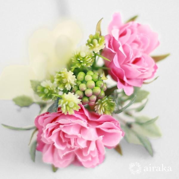 ガーベラの髪飾り ピンク Airaka 花飾りのアトリエ ガーベラの髪飾り ピンク Airaka 花飾りのアトリエ