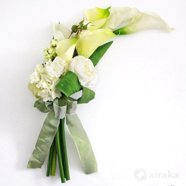 カラーのアームブーケ - airaka｜花飾りのアトリエ