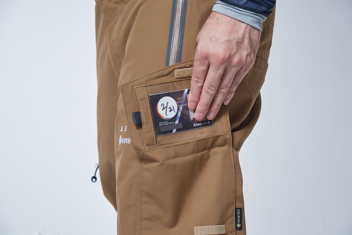 r STRIDER PANTS 19 REGULAR FIT [ GORE-TEX ] KHAKI Lサイズ