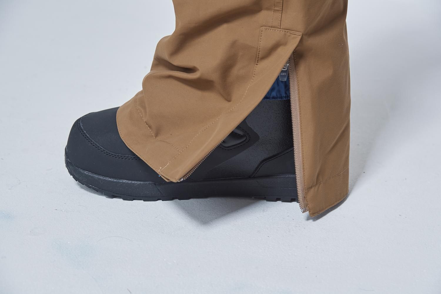 REW r STRIDER PANTS 19 GORE-TEX Lサイズ r STRIDER PANTS 19 REGULAR FIT [ GORE-TEX ] KHAKI Lサイズ