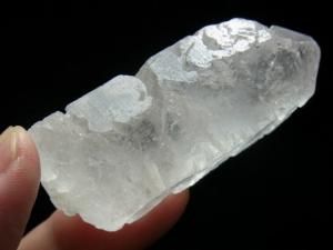 ガネッシュヒマール　アイリス虹たっぷり　トライゴーニック▽ アイスクリスタル - 水晶専門店 EXークリスタル