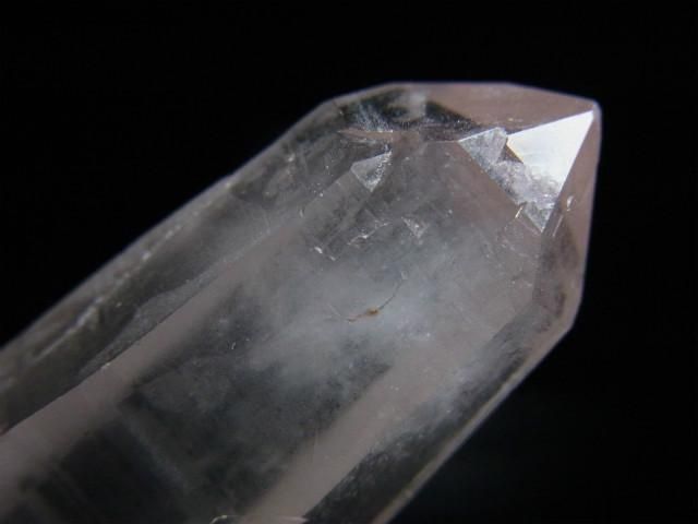 レーザー水晶 グランドレコードキーパー、逆三角形の窪み