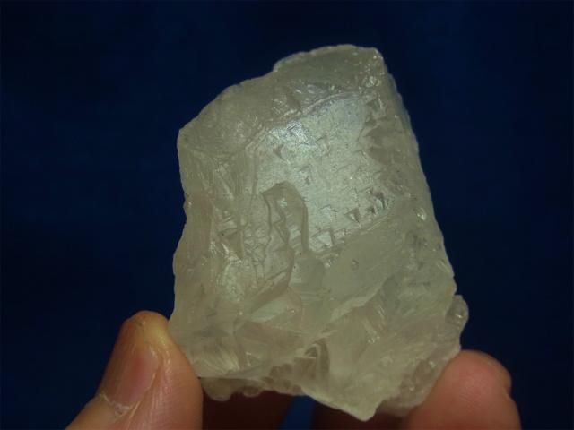 アイスクリスタル トライゴーニック、C面に六角形の年輪状模様