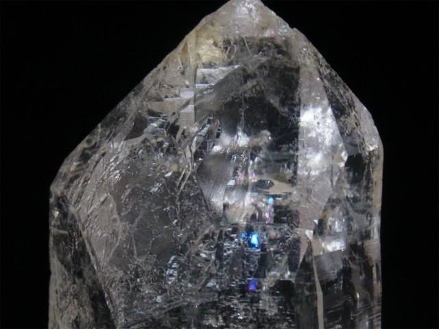 シガール産 ヒマラヤ水晶 独特の蝕像錐面、トライゴーニック