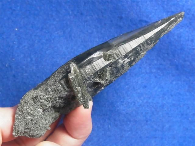 ガネーシュヒマール産ヒマラヤ水晶 グリーンファントム風結晶