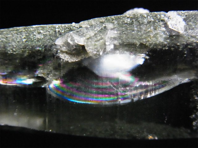 ガネーシュヒマール産ヒマラヤ水晶 グリーンファントム風結晶、クロー
