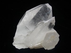 マニカラン産ヒマラヤ水晶　イシス、プレンティグランドレコードキーパー、逆三角形の窪み、右水晶、レインボー