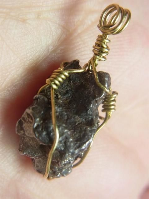 ギベオン隕石　ペンダント ギベオン隕石K18オリジナルペンダント⑥ | 秘密の石屋