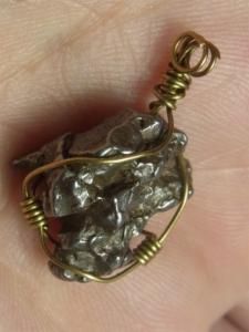 極上隕石　リビアングラス　K220 極上隕石 リビアングラス K220