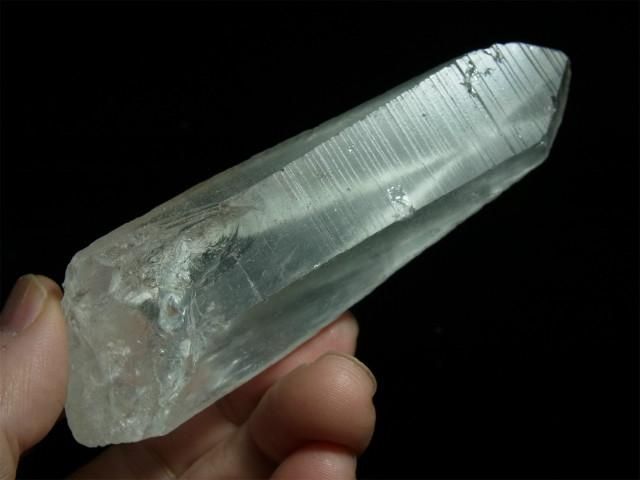 レムリアンシード、レムリアン水晶、カブラル産レムリアン水晶、レコードキーパー、逆三角形の窪み、レインボー水晶