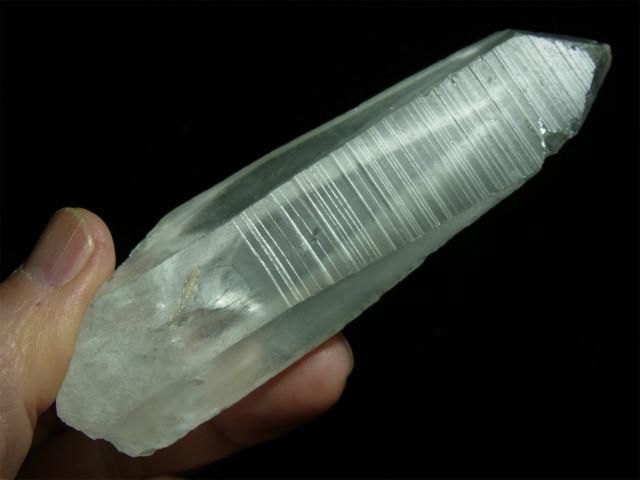 レムリアンシード、レムリアン水晶、カブラル産レムリアン水晶、レコードキーパー、逆三角形の窪み、レインボー水晶