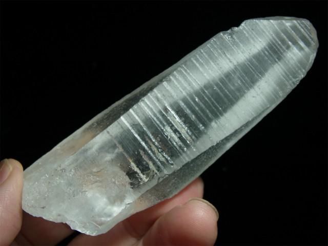 レムリアンシード、レムリアン水晶、カブラル産レムリアン水晶、レコードキーパー、逆三角形の窪み、レインボー水晶