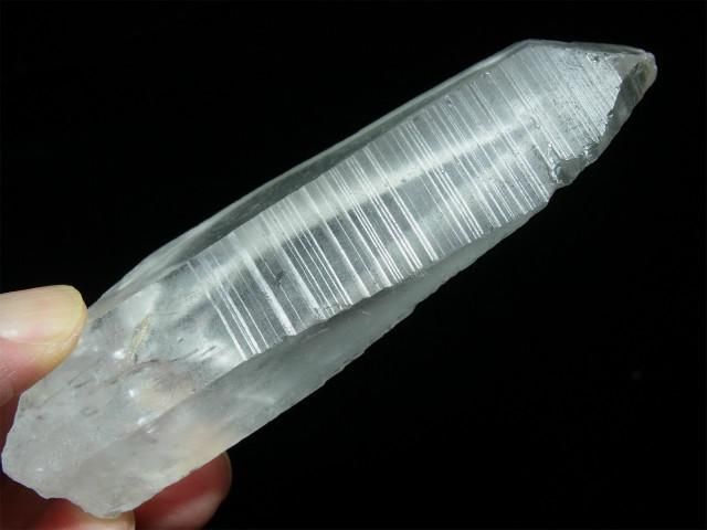 レムリアンシード、レムリアン水晶、カブラル産レムリアン水晶、レコードキーパー、逆三角形の窪み、レインボー水晶