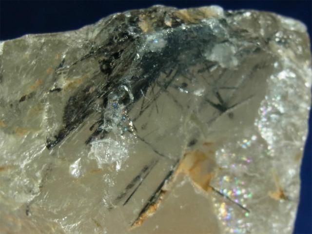 ザギマウンテンクォーツ　ザギ水晶　ザキ鉱山　エジリン　873gラビカイト入り ザギマウンテンクォーツ エジリン、アストロフィライト - 水晶