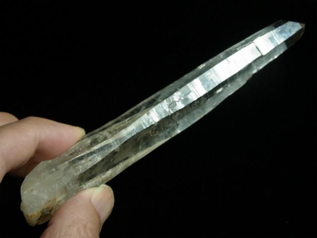 透明水晶 レーザー水晶 透明感と輝き、微細な円形〇蝕象模様 - 水晶専門店