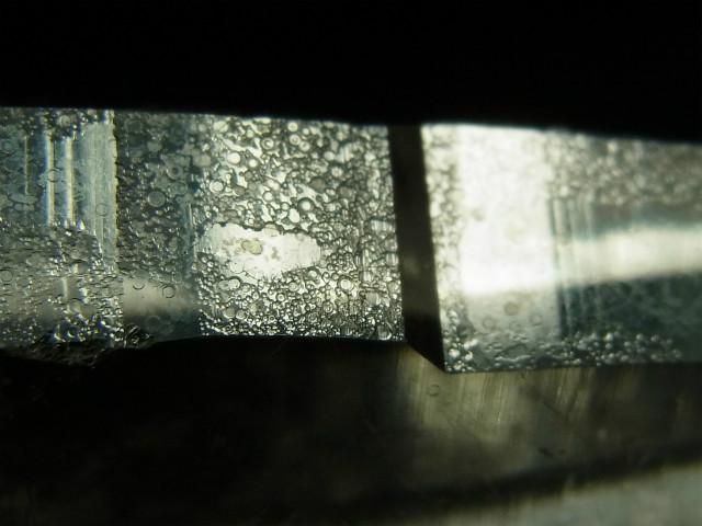 レーザー水晶 透明感と輝き、微細な円形〇蝕象模様 - 水晶専門店