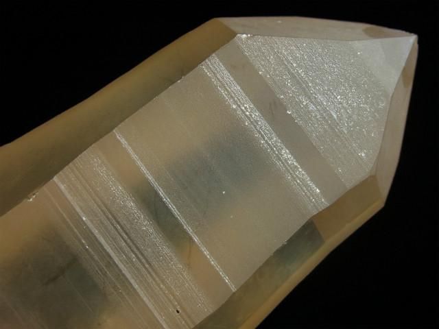 大型タンジェリン・レムリアンシード 三角形の不思議な模様、マニフェ