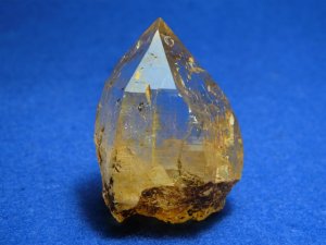 ガネーシュ・ヒマール産　ヒマラヤ水晶　ゴールデンヒーラー、オーラフレイム、レコード、逆三角形の窪み