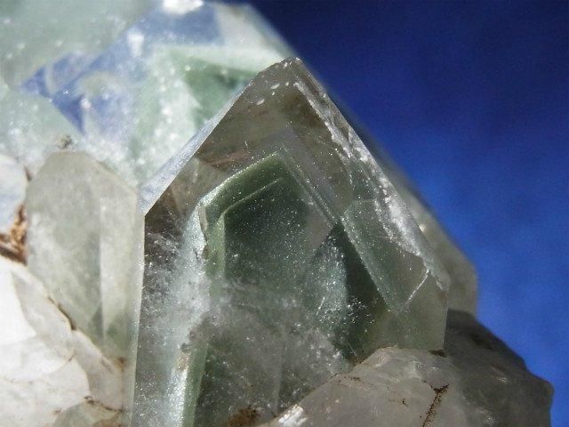 シガール産 ヒマラヤ水晶クラスター スーパーグリーンファントム