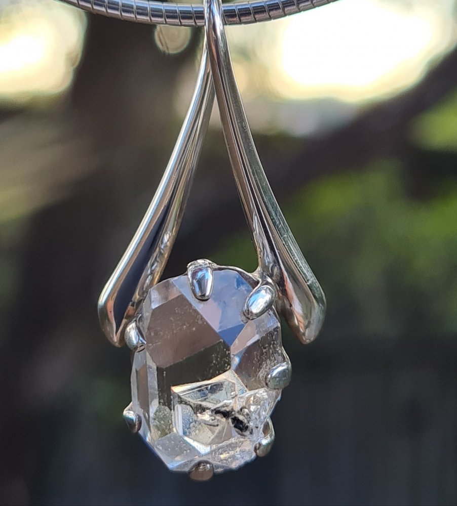 ハーキマーダイヤモンドのペンダントハーキマーダイヤモンド - ネックレス