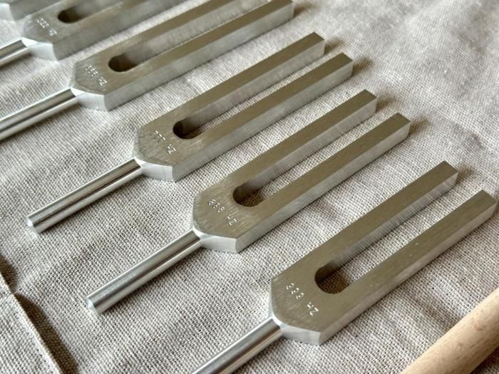 ハイグレード エンジェルナンバー|ヒーリング音叉9本セット - 【卸小売