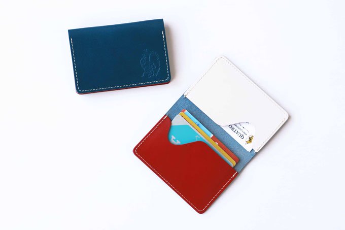 名刺入れにもなるICカードケース クアトロガッツ ヌメ革 定番カラー - 小さい財布の小さいふ。クアトロガッツ 公式Webshop