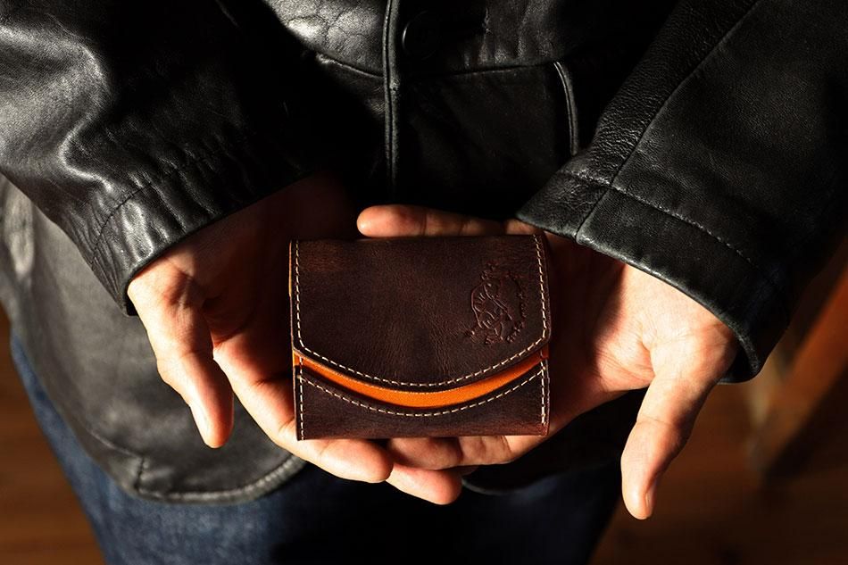 オーダー品　コンパクト財布　左利き仕様　ブライドルレザー 左利きのあなたへ！左利き専用のミニ財布を革職人がハンドメイド