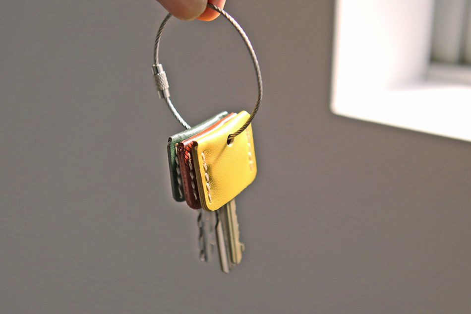 鍵の服はキーの鍵番号を隠すので複製される恐れを防ぐ防犯対策にも役立つ鍵カバーです