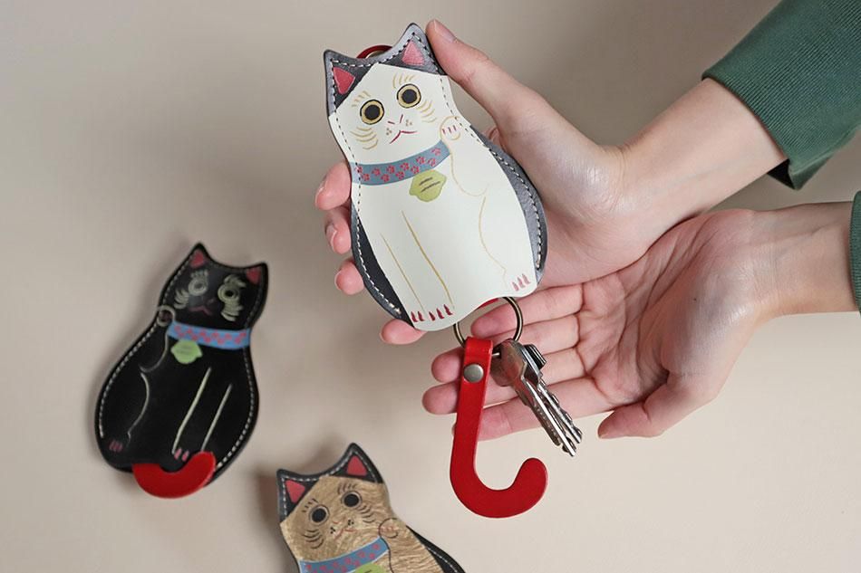 猫のうしろすがたをしたキーケース「招き猫 黒猫 」栃木レザー