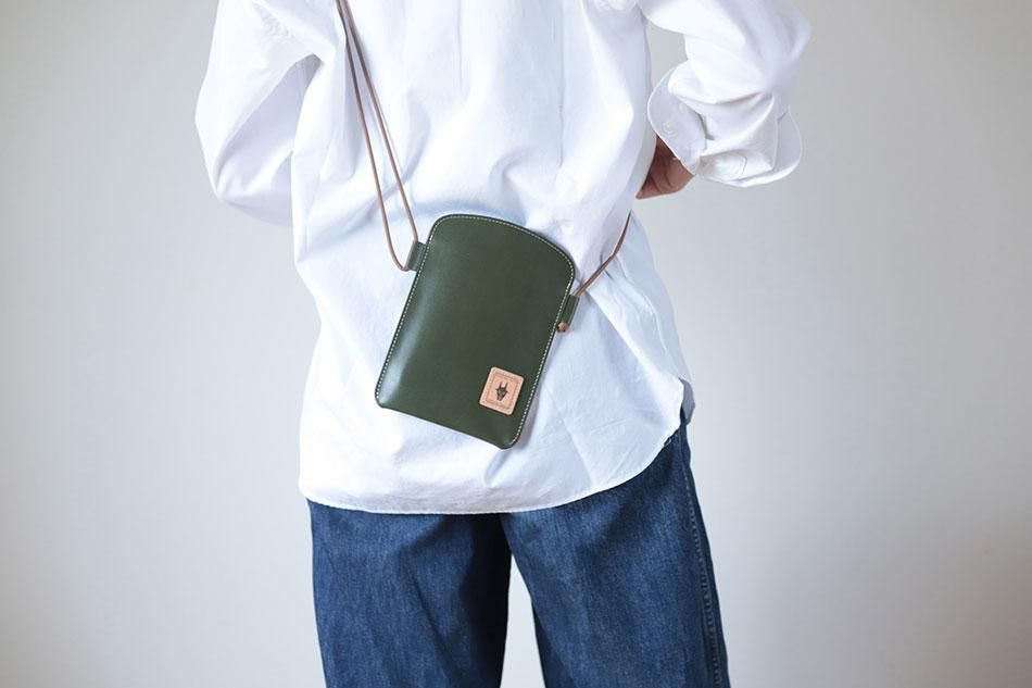 めっちゃ小さいカバン 栃木レザー BASICシリーズ カーキ」薄型