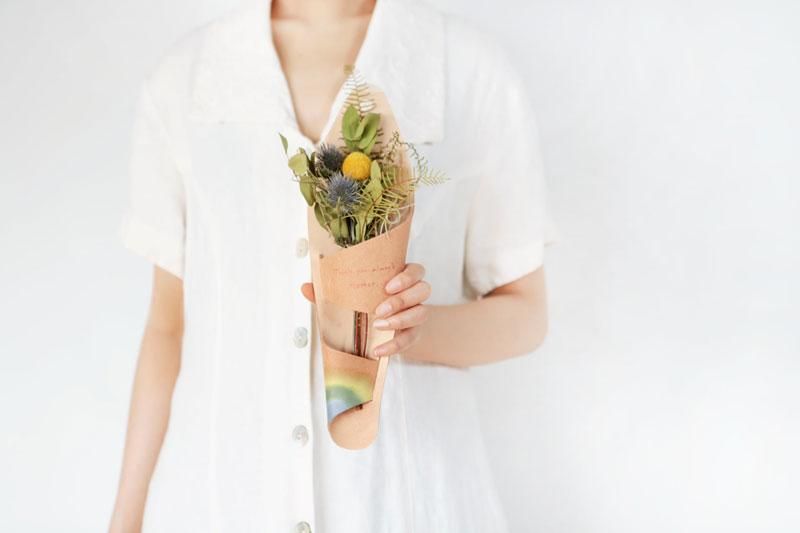 母の日ギフト 革の花束 ハグフラワー 花束ね人 ハッピーカムコラボ イエロー 小さい財布の小さいふ クアトロガッツ 公式webshop 母の日ギフト 革の花束 ハグフラワー 花束ね人 ハッピーカムコラボ イエロー 小さい財布の小さいふ クアトロガッツ 公式webshop