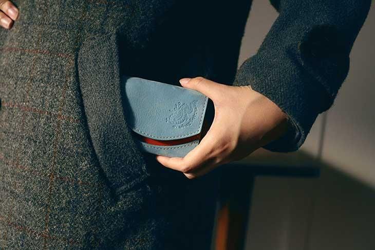 小さいふ。ペケーニョ 辰年「イタリアンレザー ヌバック ライトブルー