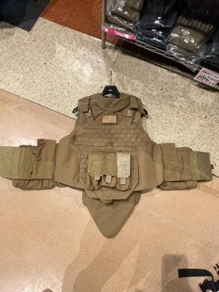 米軍放出品 ボディアーマーベスト 防弾ベスト IMPROVED ARMOR 米軍放出品 ボディアーマーベスト 防弾ベスト IMPROVED ARMOR
