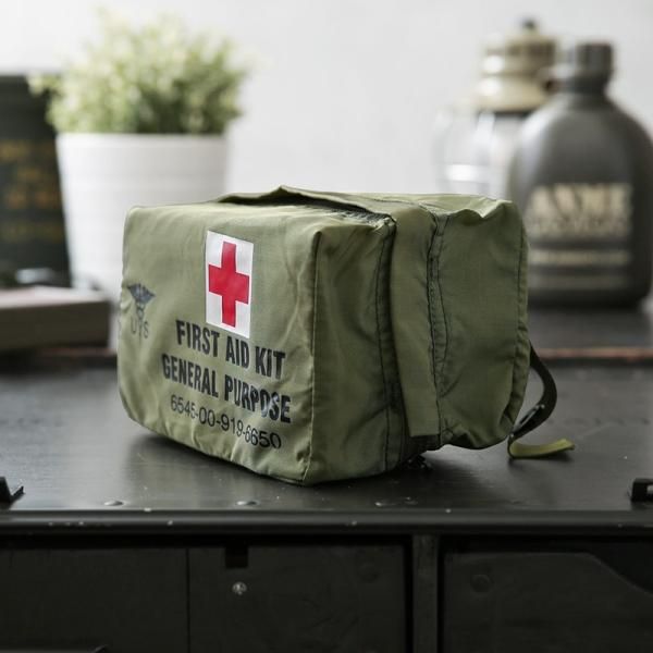 米軍　救急品携行バック　中身付き【期限切れ】 米軍 救急品携行バック 中身付き【期限切れ】の通販 by