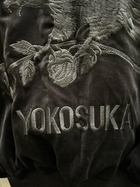 スカジャン 別珍 鷹バラ 黒刺繍 横須賀 ドブ板通り sukajan スカジャン 別珍 鷹バラ 黒刺繍 横須賀 ドブ板通り sukajan