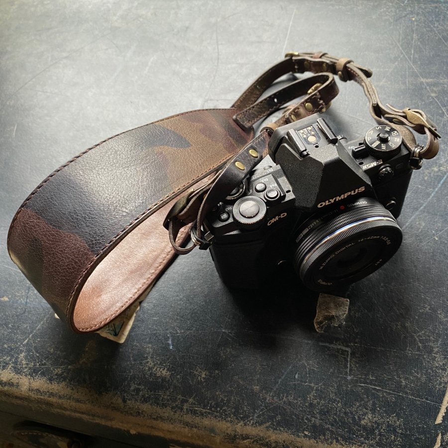 Italy Camouflage Leather Camera Strap