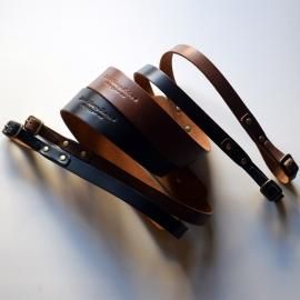 Simple Camera Strap<img class='new_mark_img2' src='https://img.shop-pro.jp/img/new/icons13.gif' style='border:none;display:inline;margin:0px;padding:0px;width:auto;' />