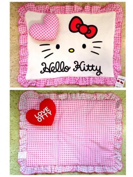 Otty Hello Kitty フェイス アゴ乗せ枕付きカフェマット Otty 犬服 小物ブランド オフィシャルサイト 公式通販 Otty Hello Kitty フェイス アゴ乗せ枕付きカフェマット Otty 犬服 小物ブランド オフィシャルサイト 公式通販