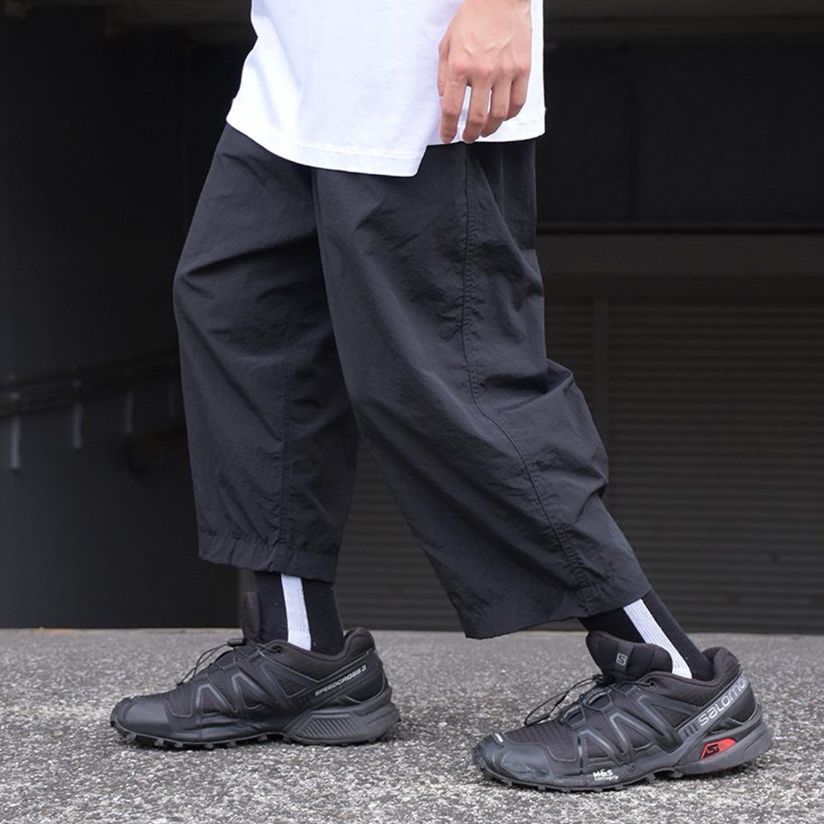 【LIEONSHARE】Nylon Cropped Pants (Black)
                          </a>
            <span class=