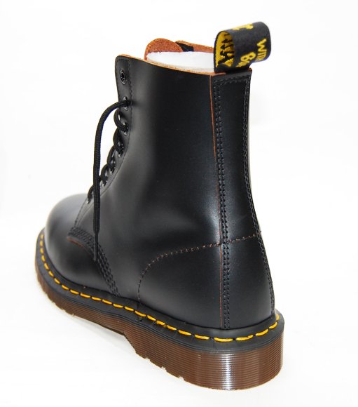 Dr.Martens】【MADE IN ENGLAND】1460 8-EYE ブーツ：BLACK WEB SITE